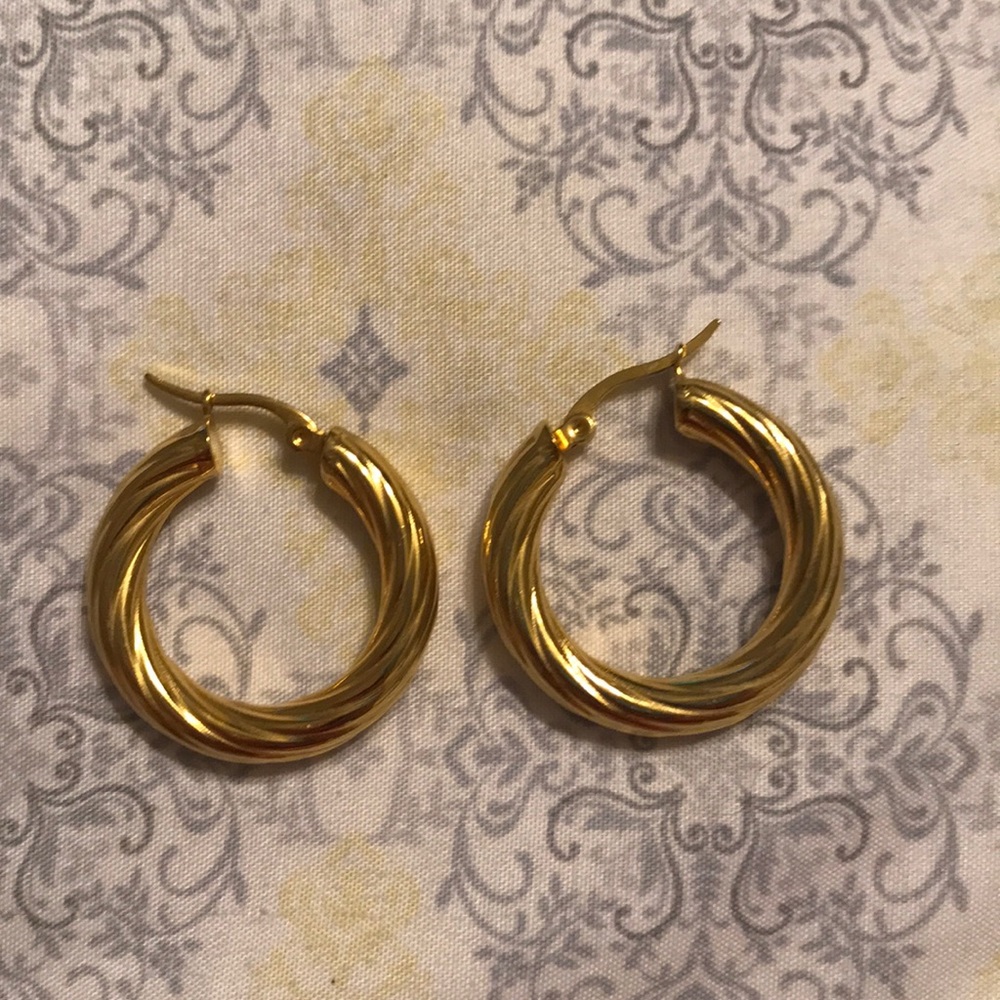 Gold earrings new